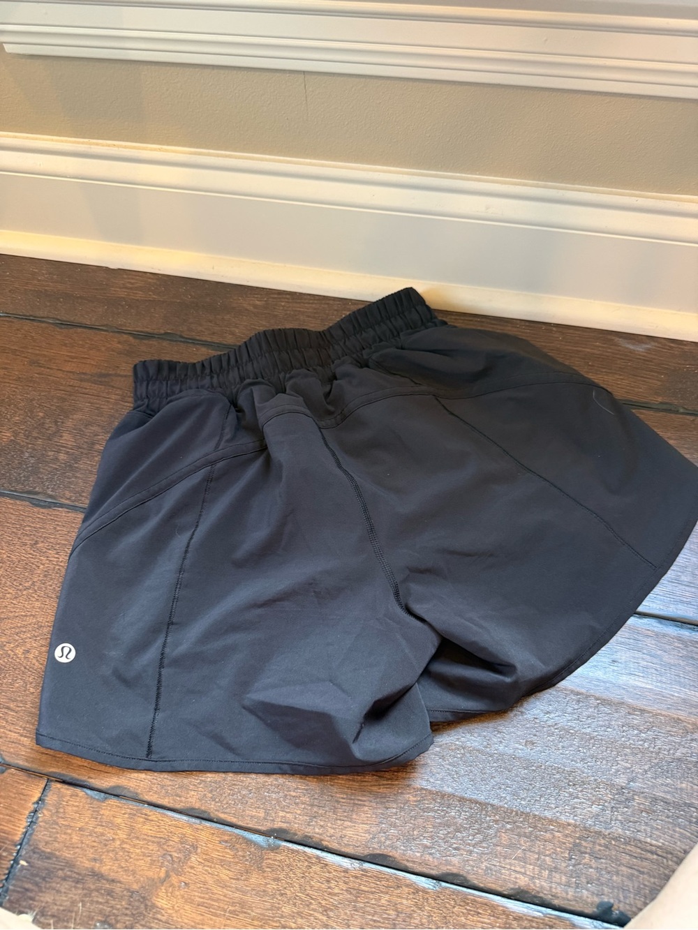 lululemon 5” Track That Shorts - LIKE NEW - Picture 4 of 5